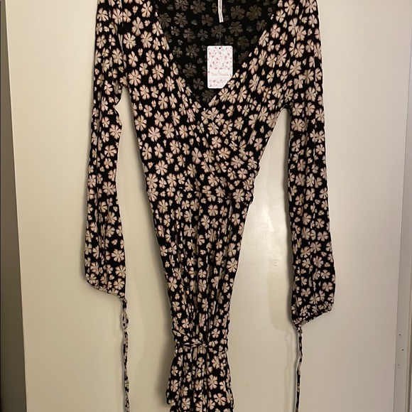 Free People - Picture 2 of 5